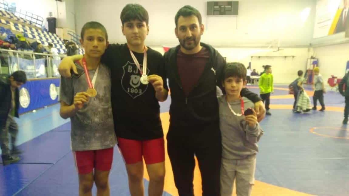 İstanbul Okullar Arası Serbest İl  Güreş Şampiyonası